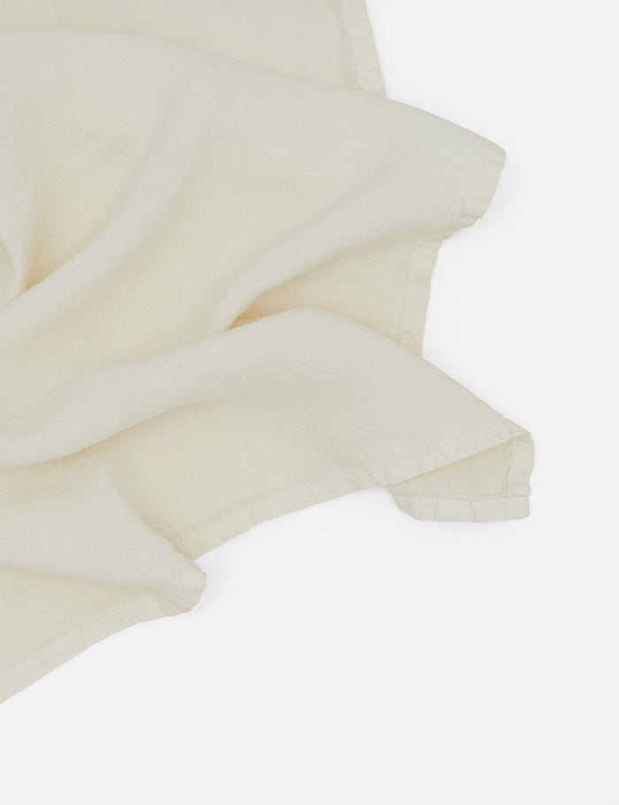 #color::ivory