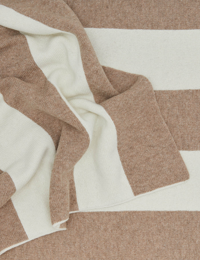#color::ivory-and-flax