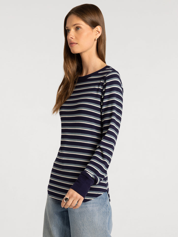 #color_dark-navy-stripe