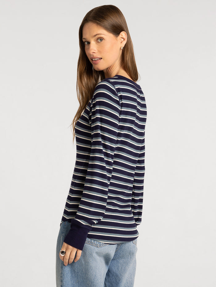#color_dark-navy-stripe