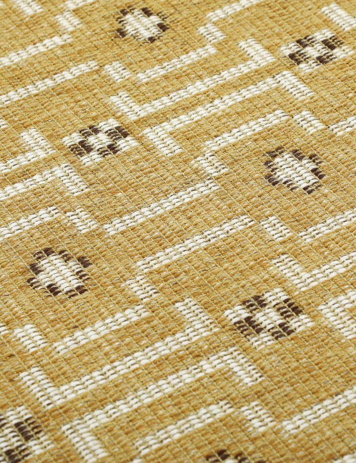 #color::gold #size::7-9--x-9-9- #size::2-6--x-8--runner #size::3--x-5- #size::2--x-3- #size::5--x-8-