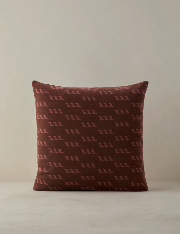 #color::wine #style::square #fill::pillow-cover-only #fill::with-feather-down-insert