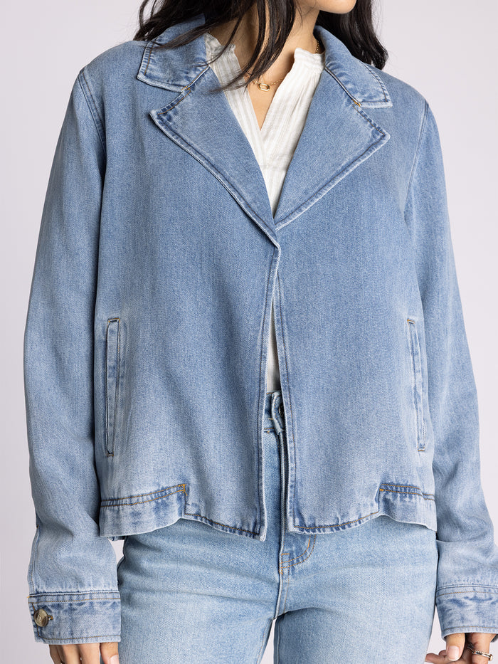 #color_washed-denim