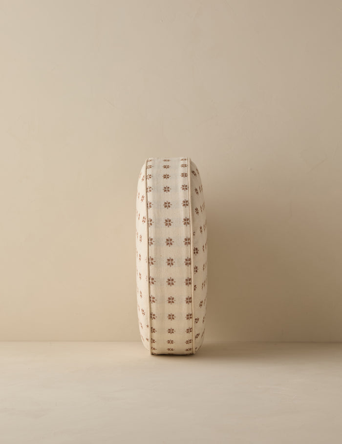 #color::ivory #style::round