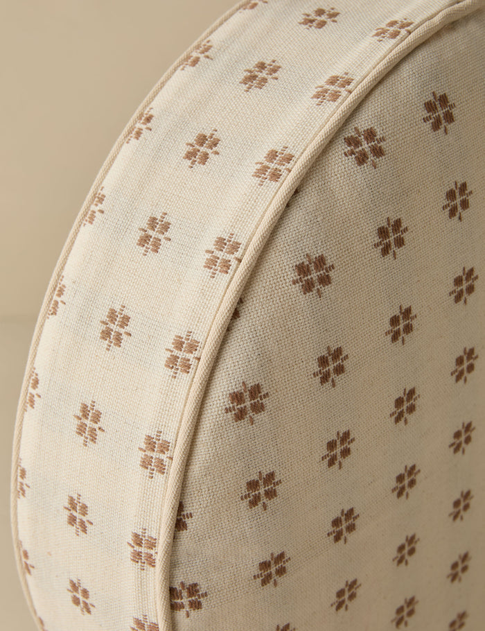 #color::ivory #style::round