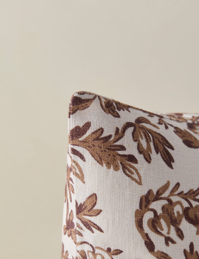 #color::brown #style::lumbar #style::square