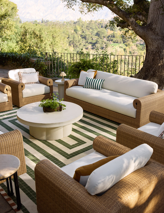 #style::lumbar #color::white-and-green