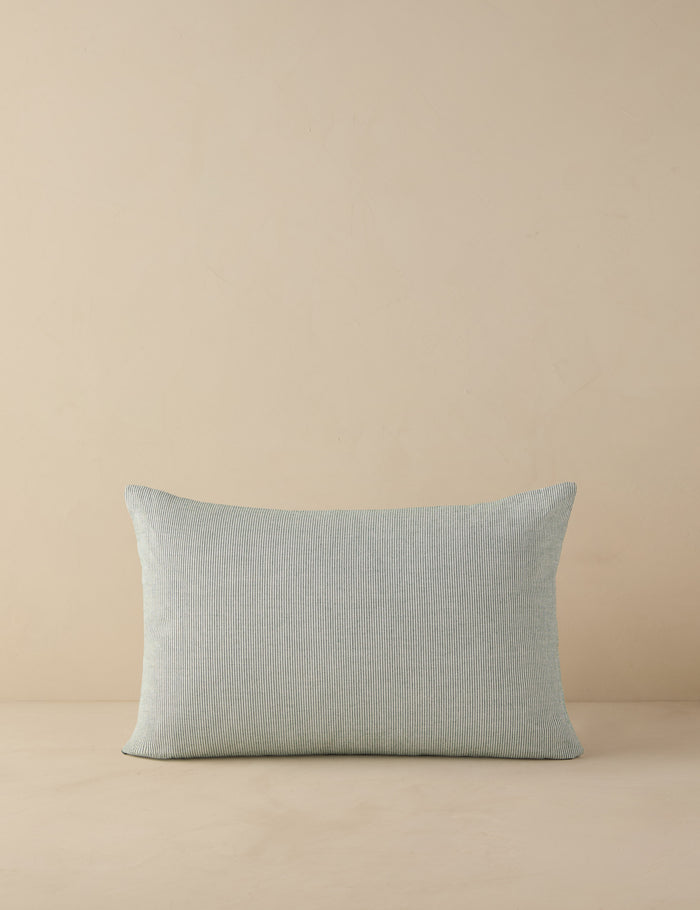 #style::lumbar #color::white-and-green